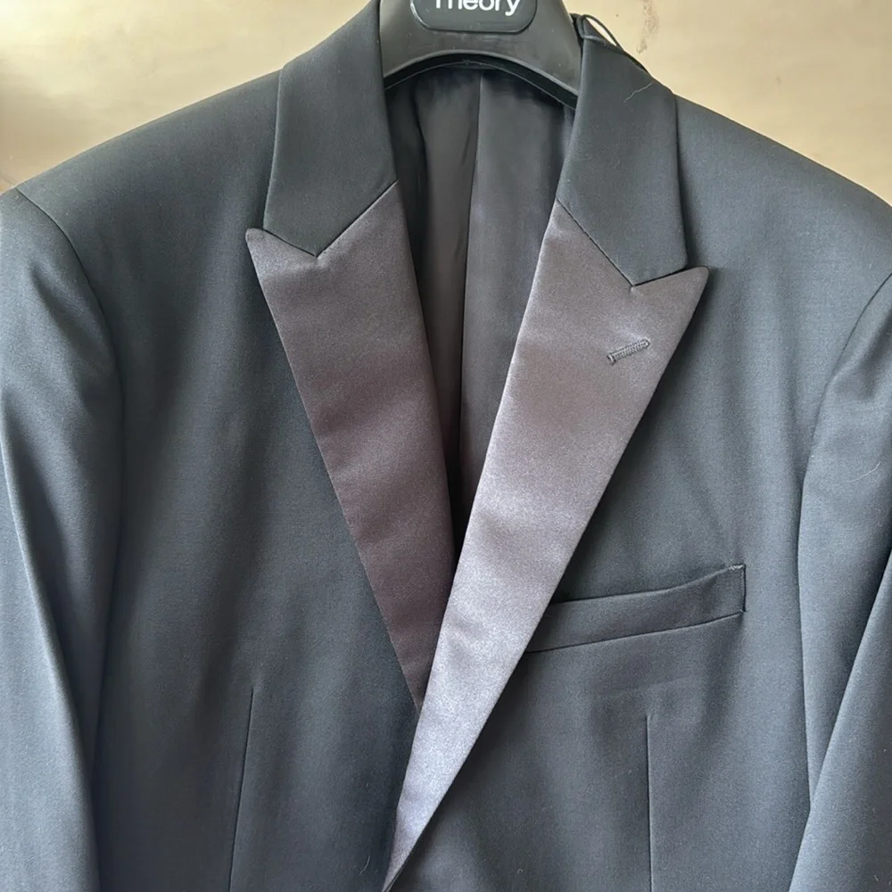 NWT Theory Men’s Tuxedo Jacket size 38 S - Picture 2 of 10